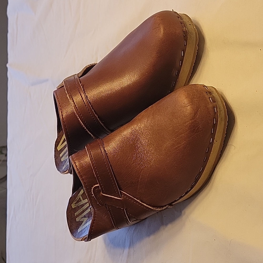 MIA Anatomisk Botten brown leather clogs made in Sweden